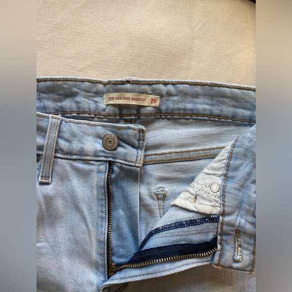 Levi’s 725 High Rise Bootcut Light Wash Denim Jeans 29 X 32 J6 - Picture 10 of 12